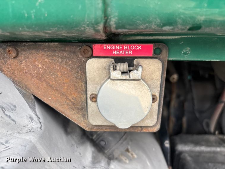 image for item FG1050 2016 Mack CXU613 semi truck