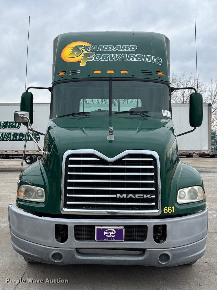 image for item FG1051 2016 Mack CXU613 semi truck