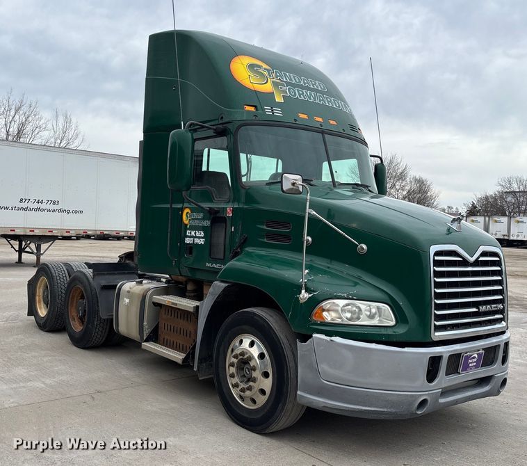 image for item FG1051 2016 Mack CXU613 semi truck