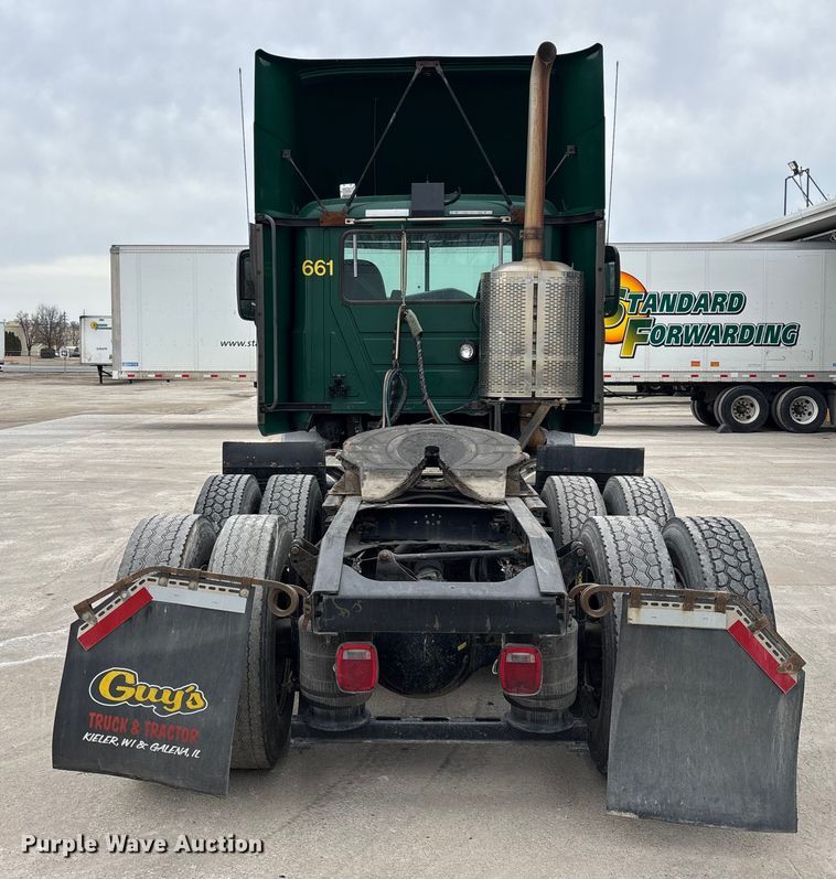 image for item FG1051 2016 Mack CXU613 semi truck