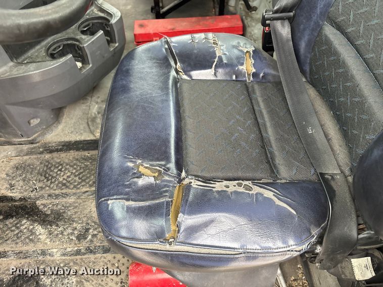 image for item FG1051 2016 Mack CXU613 semi truck