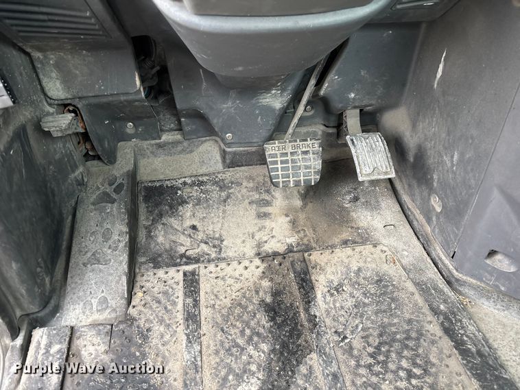 image for item FG1051 2016 Mack CXU613 semi truck