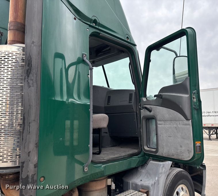 image for item FG1051 2016 Mack CXU613 semi truck