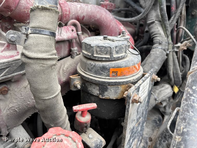 image for item FG1051 2016 Mack CXU613 semi truck