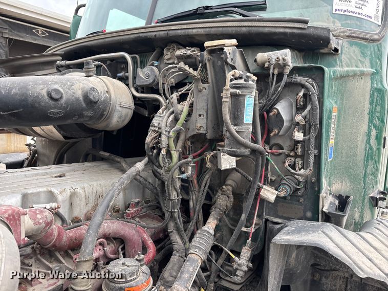 image for item FG1051 2016 Mack CXU613 semi truck