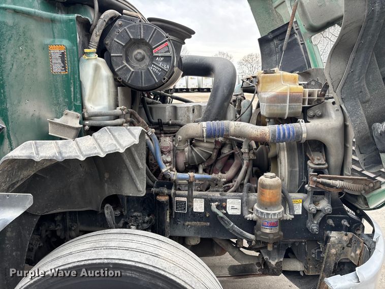 image for item FG1051 2016 Mack CXU613 semi truck