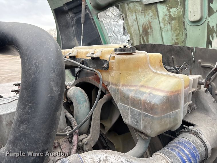 image for item FG1051 2016 Mack CXU613 semi truck