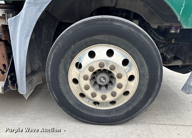 image for item FG1051 2016 Mack CXU613 semi truck