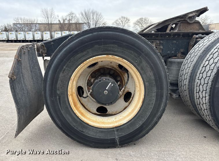 image for item FG1051 2016 Mack CXU613 semi truck