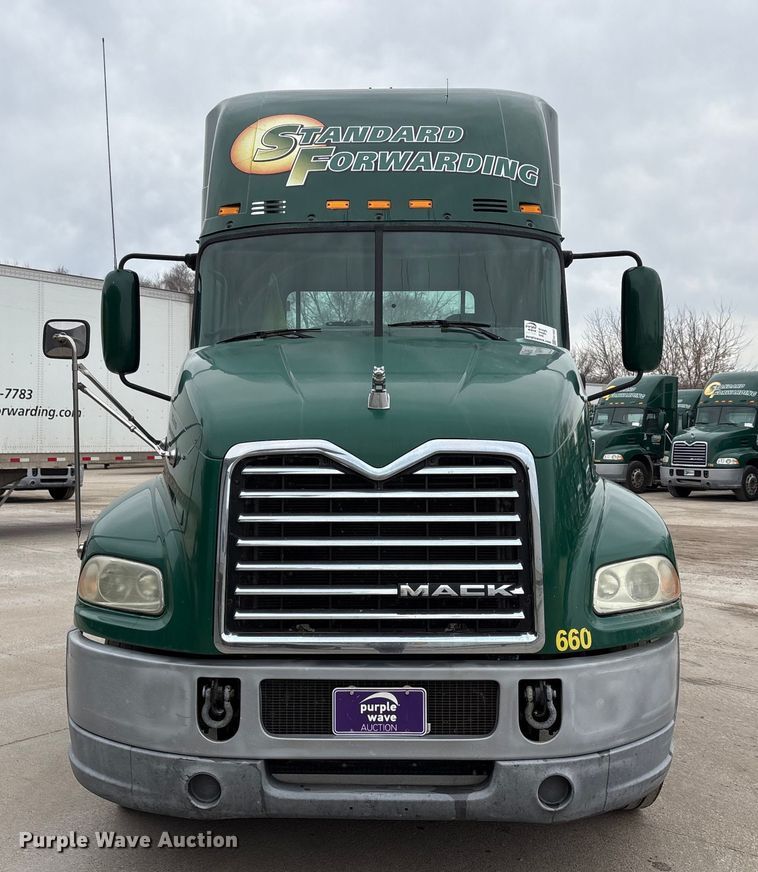 image for item FG1052 2016 Mack CXU613 semi truck