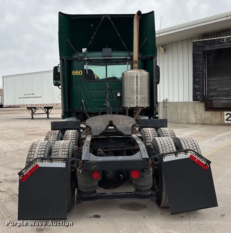 image for item FG1052 2016 Mack CXU613 semi truck