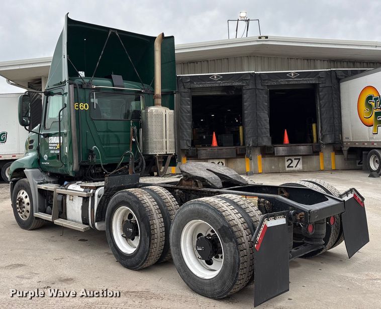 image for item FG1052 2016 Mack CXU613 semi truck