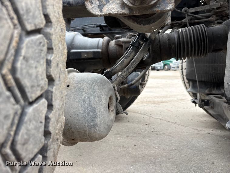 image for item FG1052 2016 Mack CXU613 semi truck