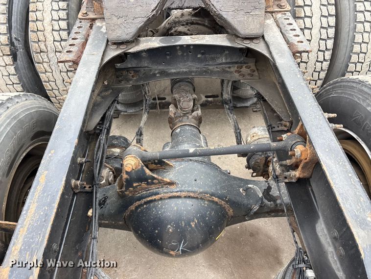 image for item FG1052 2016 Mack CXU613 semi truck