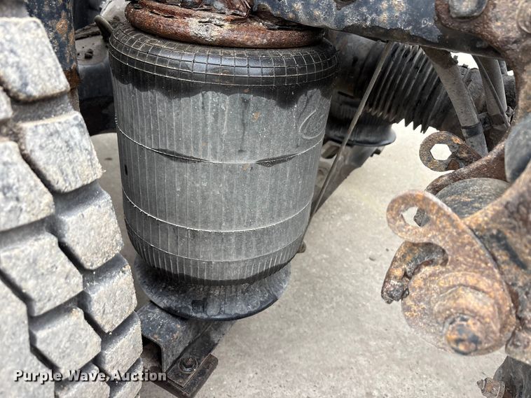 image for item FG1052 2016 Mack CXU613 semi truck