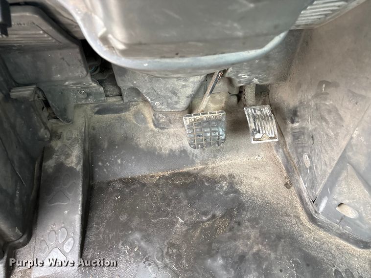 image for item FG1052 2016 Mack CXU613 semi truck