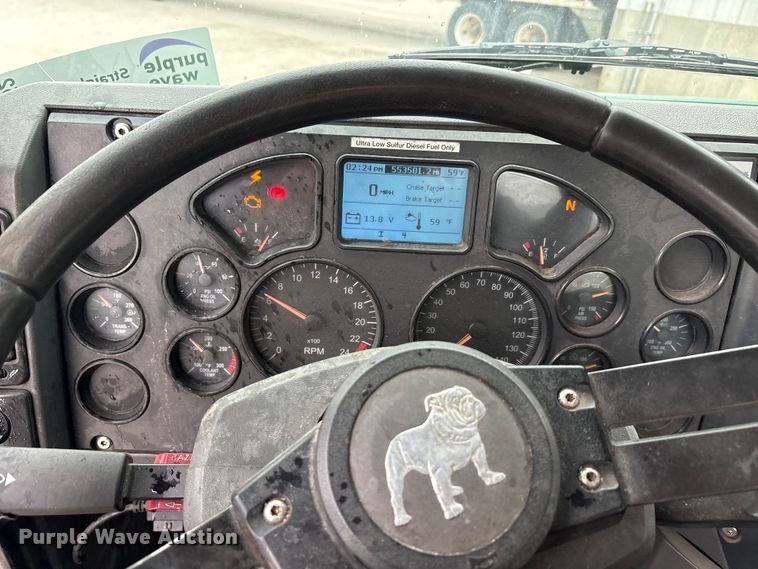 image for item FG1052 2016 Mack CXU613 semi truck