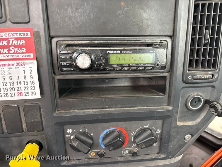 image for item FG1052 2016 Mack CXU613 semi truck