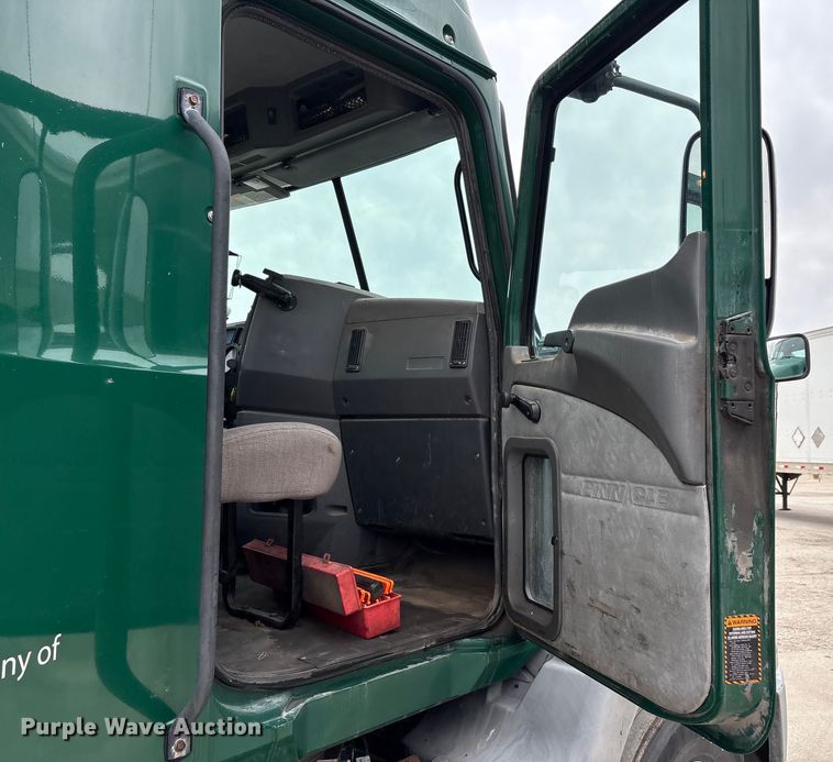 image for item FG1052 2016 Mack CXU613 semi truck