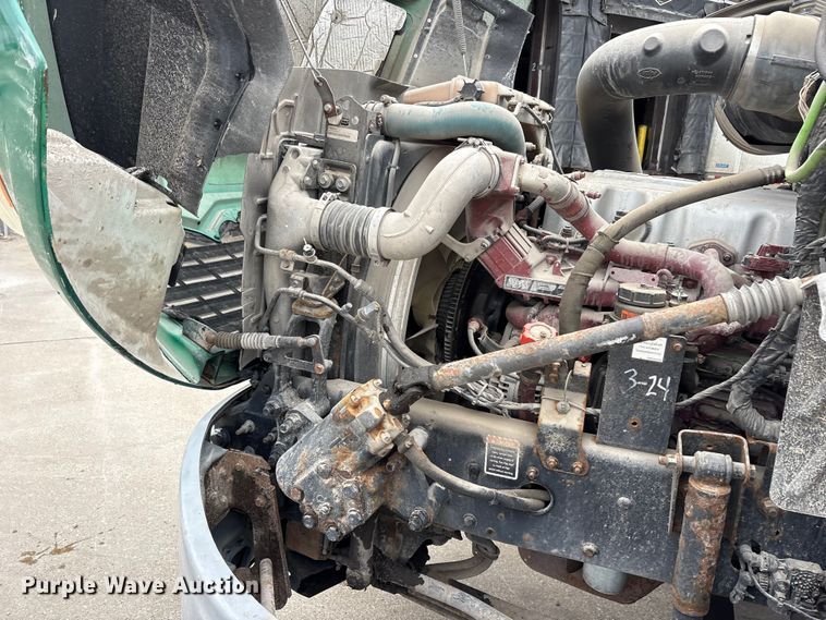 image for item FG1052 2016 Mack CXU613 semi truck