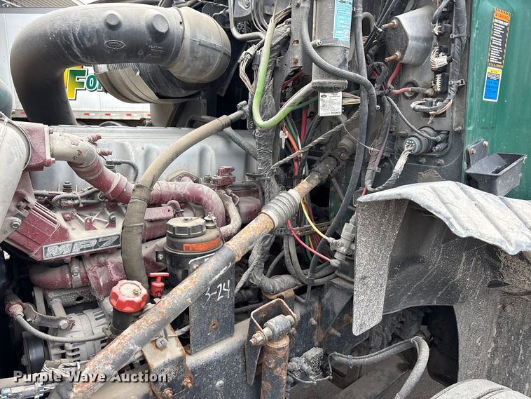 image for item FG1052 2016 Mack CXU613 semi truck