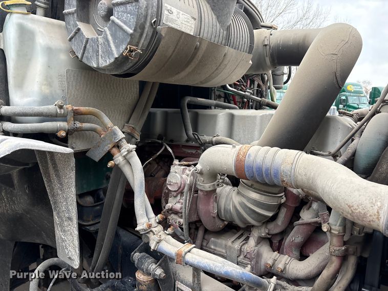 image for item FG1052 2016 Mack CXU613 semi truck