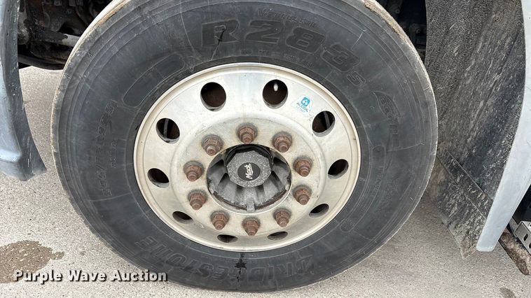 image for item FG1052 2016 Mack CXU613 semi truck