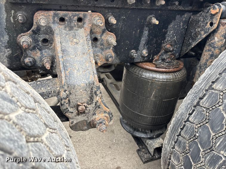 image for item FG1053 2016 Mack CXU613 semi truck