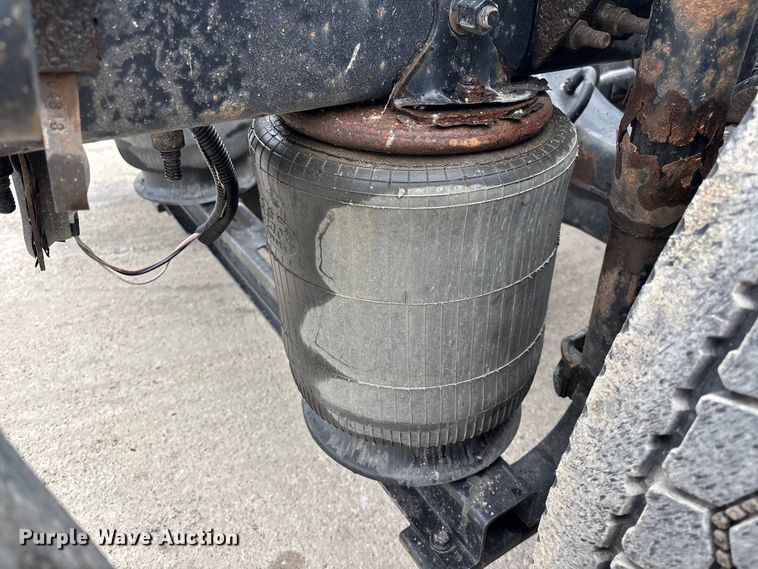 image for item FG1053 2016 Mack CXU613 semi truck