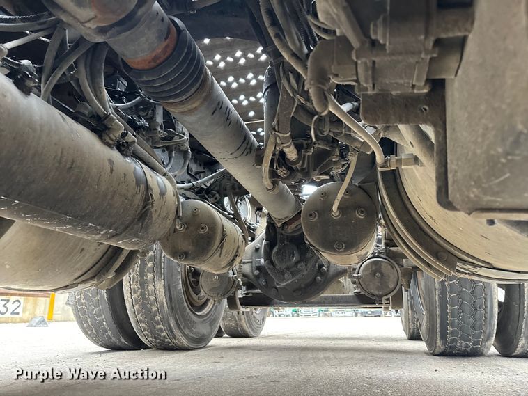 image for item FG1053 2016 Mack CXU613 semi truck