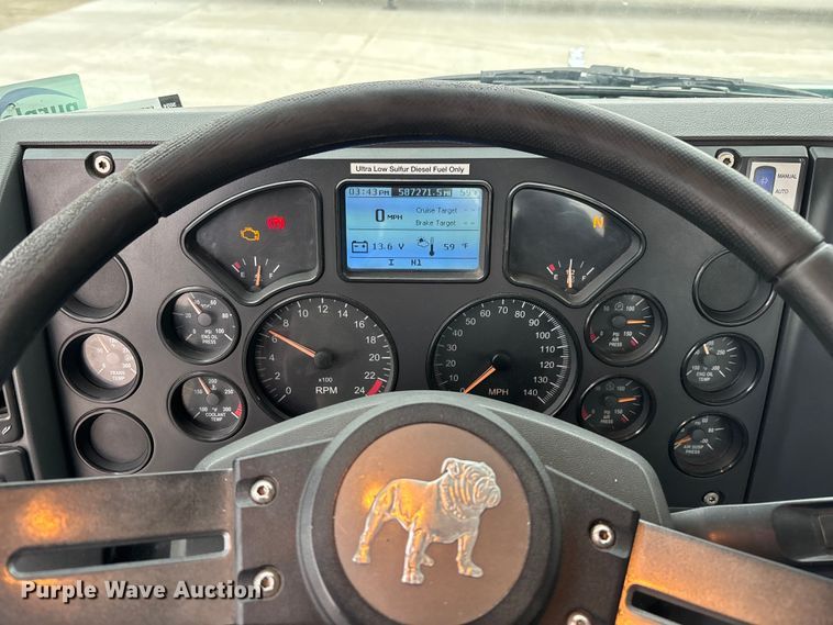 image for item FG1053 2016 Mack CXU613 semi truck