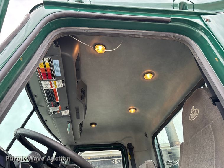 image for item FG1053 2016 Mack CXU613 semi truck