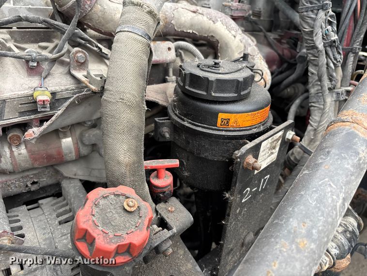 image for item FG1053 2016 Mack CXU613 semi truck