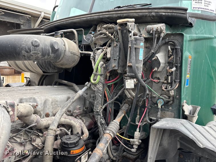 image for item FG1053 2016 Mack CXU613 semi truck