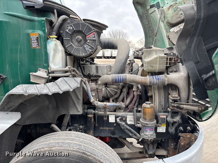 image for item FG1053 2016 Mack CXU613 semi truck