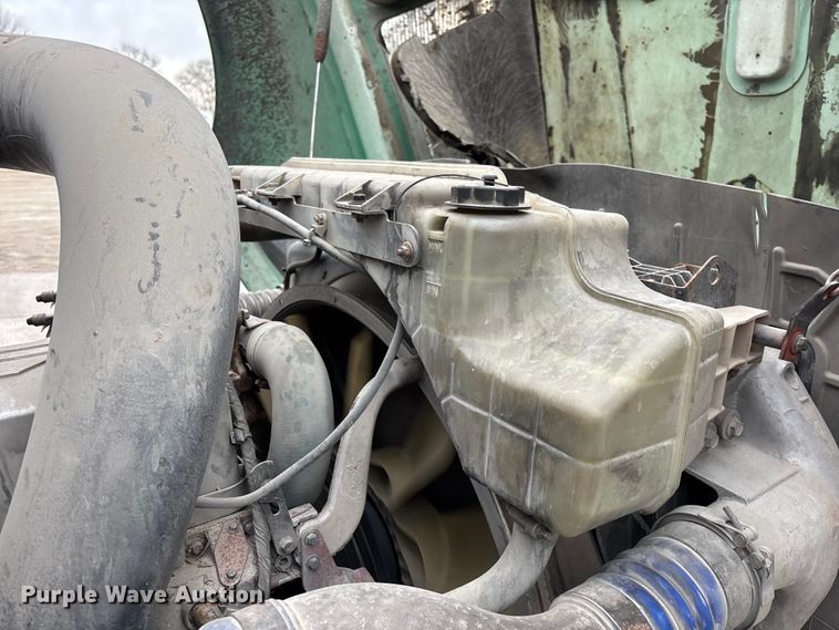 image for item FG1053 2016 Mack CXU613 semi truck