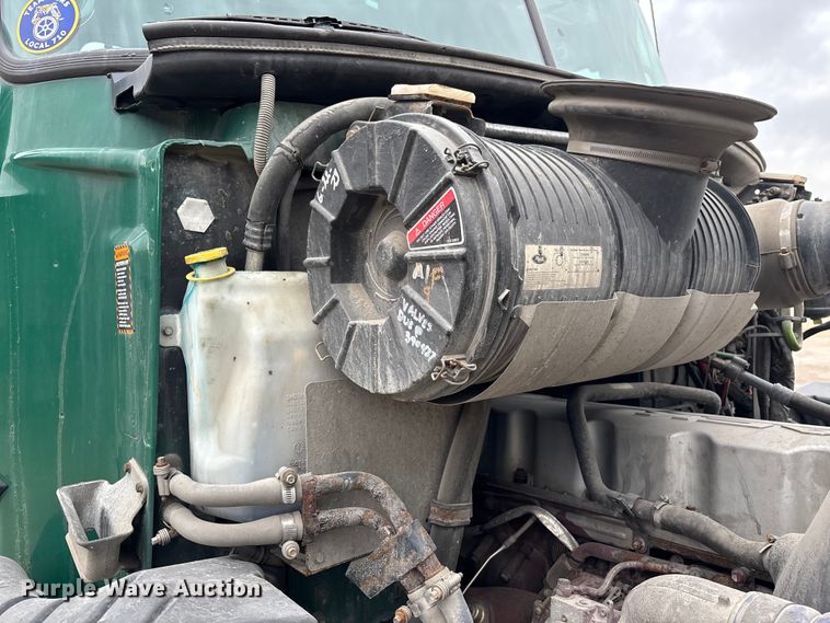 image for item FG1053 2016 Mack CXU613 semi truck