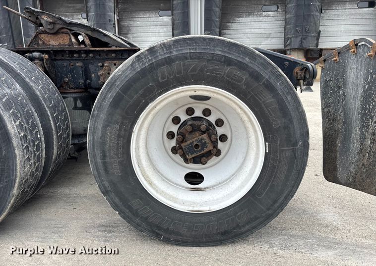 image for item FG1053 2016 Mack CXU613 semi truck