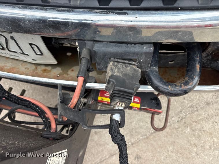 image for item FG1054 2011 Ford F350 Super Duty utility bed pickup truck