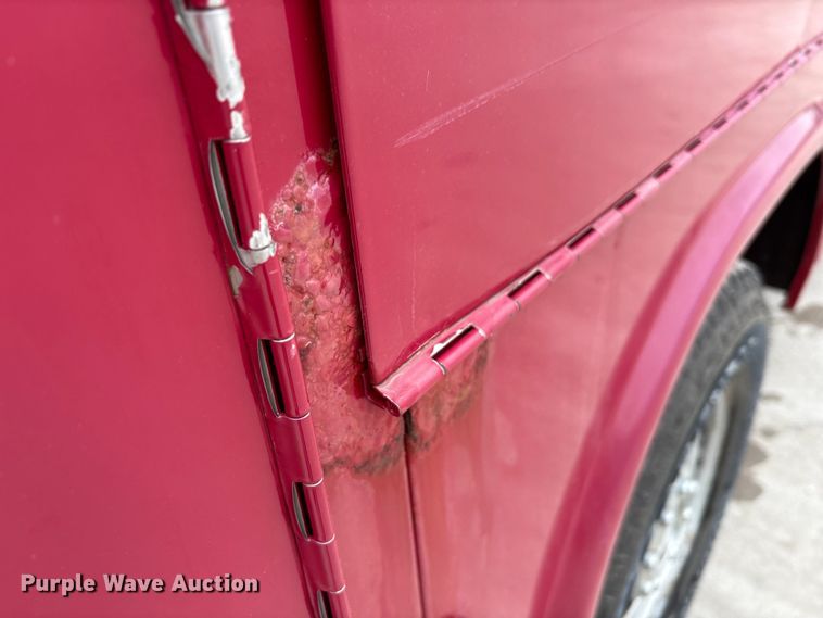 image for item FG1054 2011 Ford F350 Super Duty utility bed pickup truck