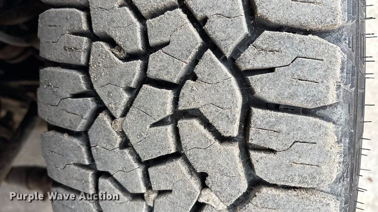 image for item FG1054 2011 Ford F350 Super Duty utility bed pickup truck