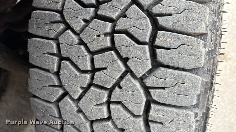 image for item FG1054 2011 Ford F350 Super Duty utility bed pickup truck