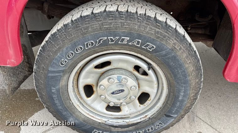 image for item FG1054 2011 Ford F350 Super Duty utility bed pickup truck