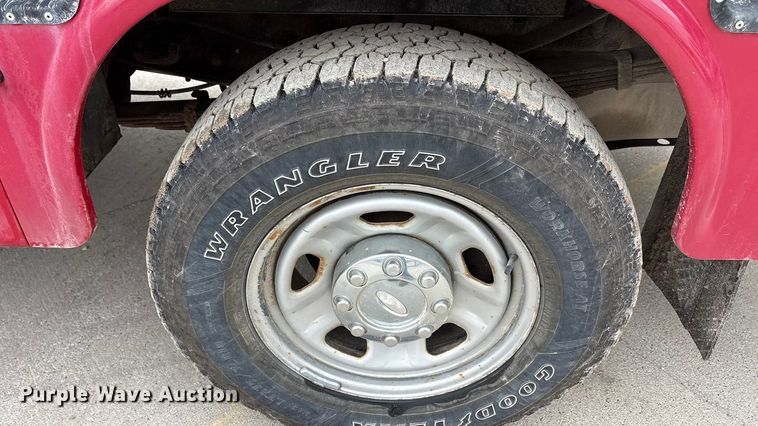 image for item FG1054 2011 Ford F350 Super Duty utility bed pickup truck