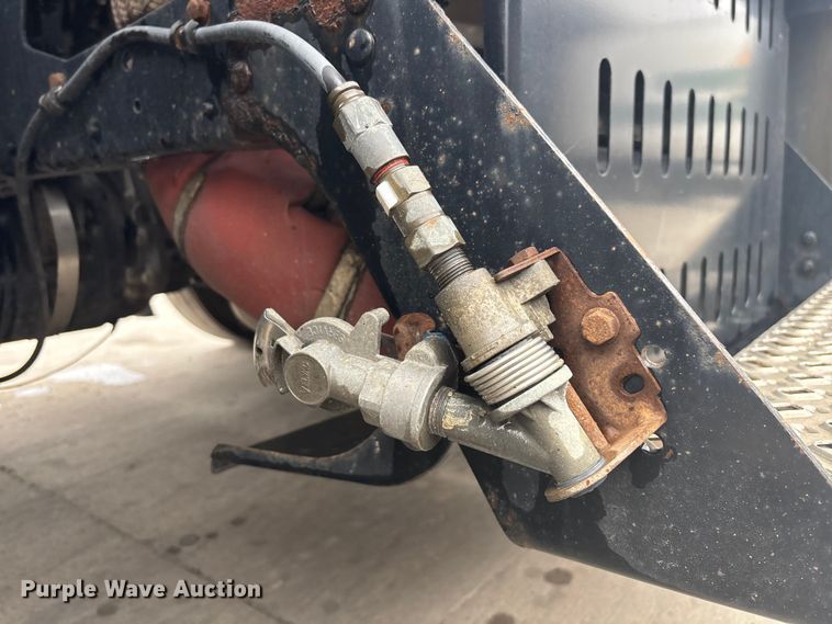 image for item FG1055 2016 Mack CXU613 semi truck