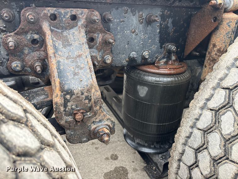 image for item FG1055 2016 Mack CXU613 semi truck