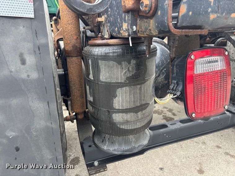 image for item FG1055 2016 Mack CXU613 semi truck