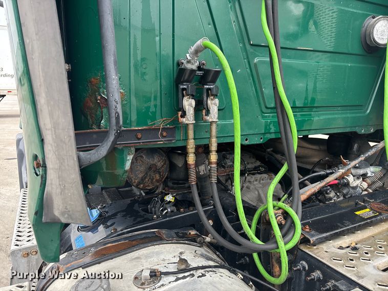 image for item FG1055 2016 Mack CXU613 semi truck