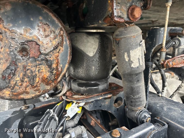 image for item FG1055 2016 Mack CXU613 semi truck