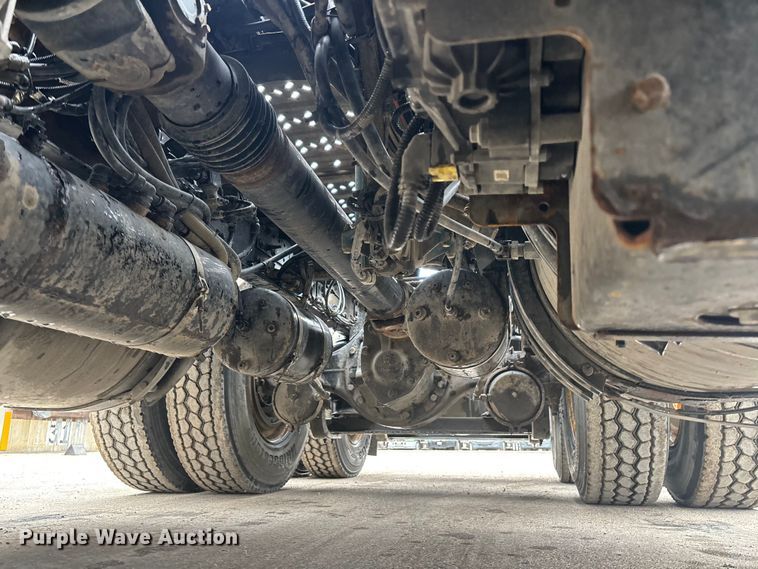 image for item FG1055 2016 Mack CXU613 semi truck